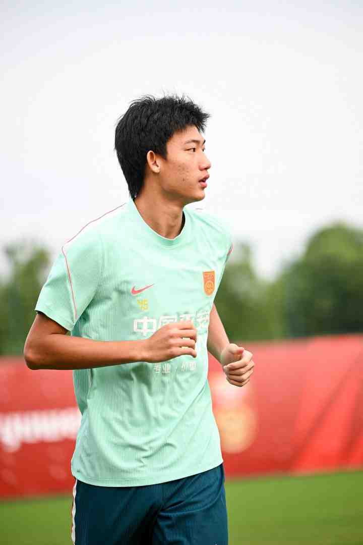 破上古纪录？若17岁赵松源今晚登场，将成为有记录以来最年轻国脚
